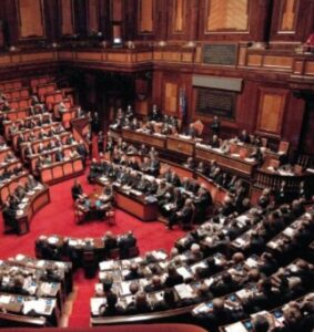 Referendum, meno di un elettore su 2 al voto