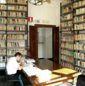 Riapre i battenti la biblioteca