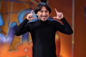 Simone Barbato torna in tv e fa ridere Elettra Lamborghini