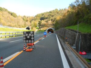 Autostrade, cantieri e chiusure di notte fino all’alba di giovedì
