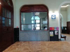 Fumata nera per la biglietteria della stazione
