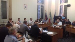 Viabilità alternativa: botta e risposta in consiglio