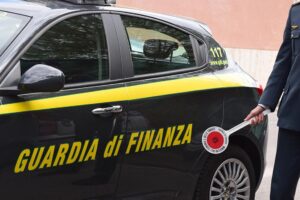 Alessandria: scappa all’alt dei finanzieri. Fermata dopo l’inseguimento