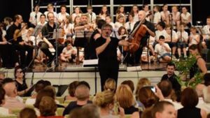 Chiddemi: «Così insegno la musica ai bambini»
