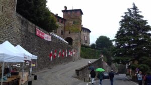 Tagliolo: strada nuova e  più luce per il castello Pinelli Gentile