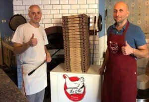 Pizze gratis in ospedale e alle forze dell’ordine: “Tutti dobbiamo fare la nostra parte”