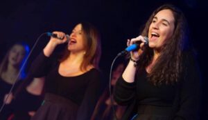 Carlotta e Irene: la forte passione per il canto
