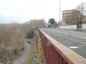 Via Gramsci, progetto per rifare il marciapiede