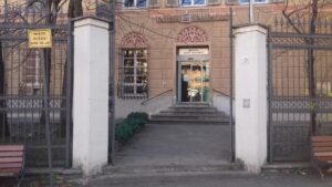 San Paolo, dipendente positivo: chiude la filiale