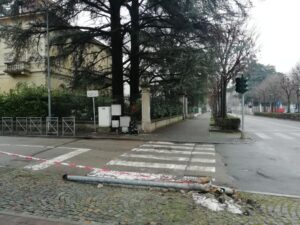 Incidente in corso Martiri della Libertà, i semafori restano spenti