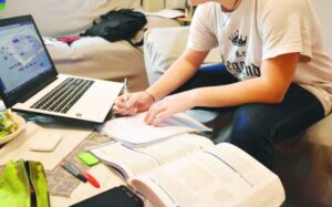 “Adesso bisogna tornare a scuola”