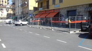 Piazza XX, lavori per ripristinare asfalto e marciapiede