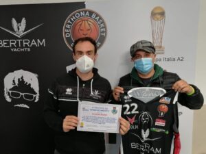 I Leoni con Telethon: all’asta le canotte