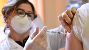 Cirio: “Grazie al vaccino, contagi in calo nelle scuole piemontesi”