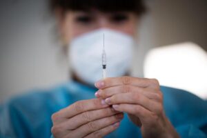 Oggi quasi 15mila tamponi
