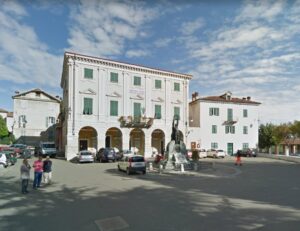Molare, auto e moto d’epoca illuminano la domenica del paese