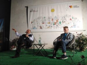 Farinetti in Enoteca: “Vino, il futuro è bio. Basta campanilismi, serve unione”