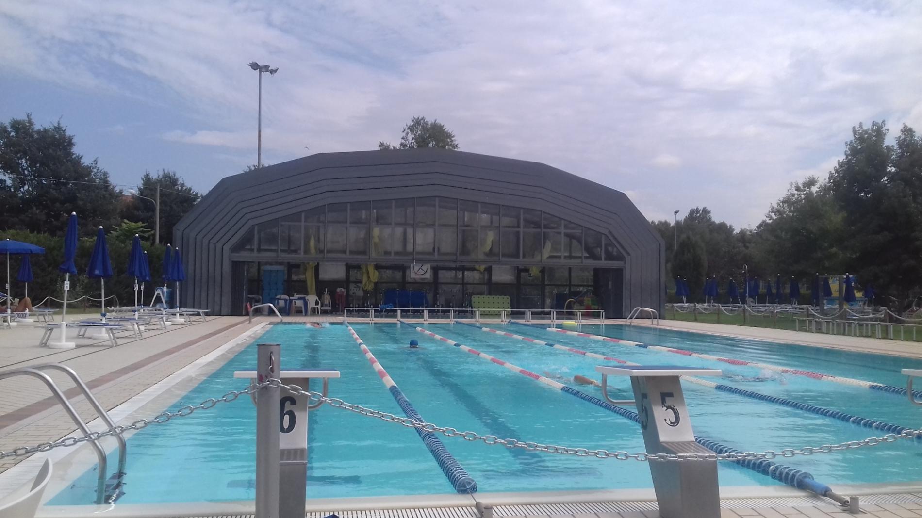 Piscina, due mozioni in consiglio comunale