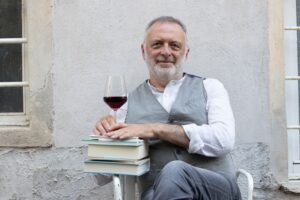 Angelo Peretti racconta il vino tra cultura e aneddoti