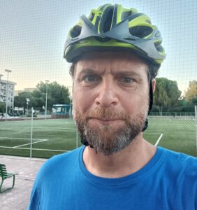 Scarponi, lezione di sicurezza in bici con le scuole