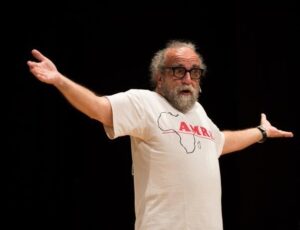 Giobbe Covatta racconta le donne in teatro