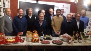 Dolcetto, grissini, salame e dolci: l’Enoteca racconta il territorio