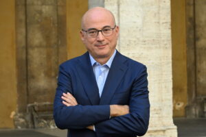 Attraverso 2024, rassegna al via a Rocca con Cazzullo – Farinetti