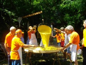 Costa, torna la festa tradizionale nel bosco di Santa Lucia