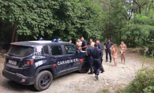 Oltre 50 sanzionati per campeggio e balneazione lungo l’Orba