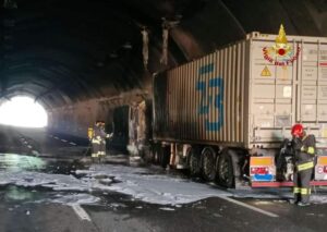 A26 bloccata per ore, la circolazione tra le regioni in tilt