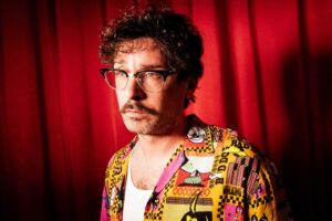 Willie Peyote, sbandieratori e fotografia: gli eventi di domenica