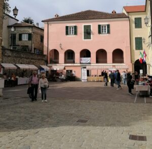 Cremolino, il borgo in festa tra musica e spirito medievale