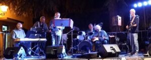 Musica e solidarietà: Emily Band suona per Vela