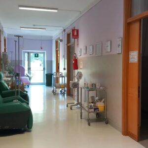 Sport benefico, dalla “12 ore” nuove poltrone per il Day Hospital