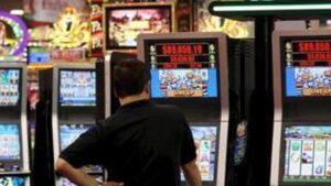 Viaggio nel gioco d’azzardo in città: «Scenario desolante»